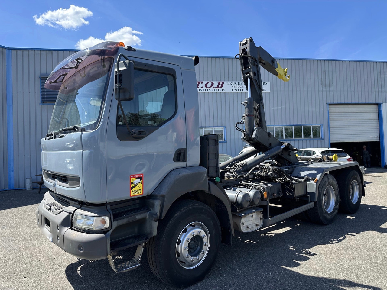 RENAULT KERAX 370 DCI - 후크 리프트 트럭 : 사진 3 RENAULT KERAX 370 DCI - 후크 리프트 트럭 : 사진 3