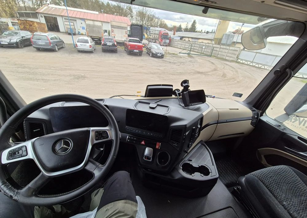 Mercedes-Benz Actros 1843 LS - 트랙터 유닛 : 사진 5 Mercedes-Benz Actros 1843 LS - 트랙터 유닛 : 사진 5