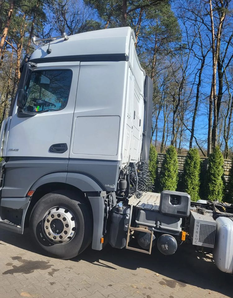 Mercedes-Benz Actros 1843 LS - 트랙터 유닛 : 사진 3 Mercedes-Benz Actros 1843 LS - 트랙터 유닛 : 사진 3