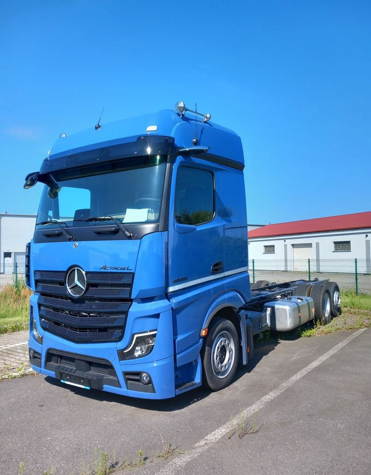 Mercedes-Benz Actros 2548 LnR - 캡 새시 트럭 : 사진 4 Mercedes-Benz Actros 2548 LnR - 캡 새시 트럭 : 사진 4