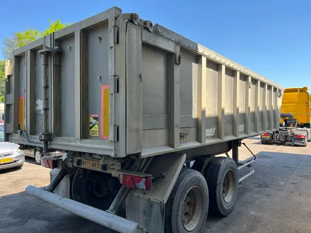 Benalu 2 Axle , 8 Tyres , Alu Tipper , Spring Suspension , Drum Brakes - 덤프 세미 트레일러 : 사진 2 Benalu 2 Axle , 8 Tyres , Alu Tipper , Spring Suspension , Drum Brakes - 덤프 세미 트레일러 : 사진 2
