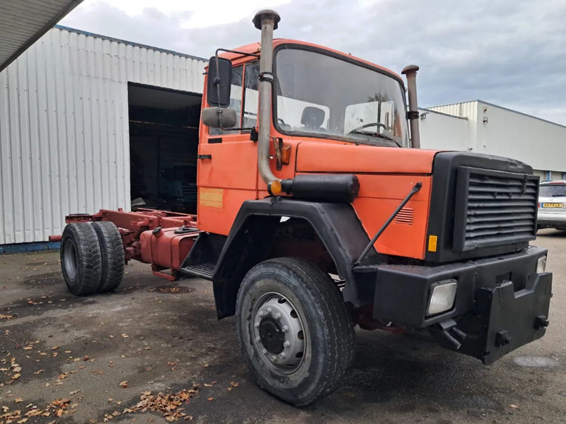 Iveco Magirus Deutz 170-23 ,V8 ,4x4 , ZF Manual , Spring suspension - 캡 새시 트럭 : 사진 4 Iveco Magirus Deutz 170-23 ,V8 ,4x4 , ZF Manual , Spring suspension - 캡 새시 트럭 : 사진 4