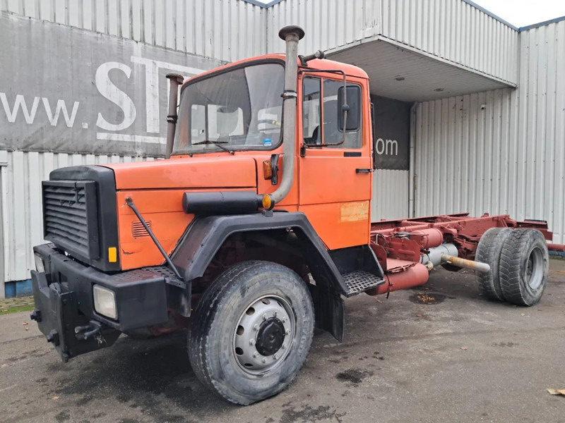 Iveco Magirus Deutz 170-23 ,V8 ,4x4 , ZF Manual , Spring suspension - 캡 새시 트럭 : 사진 1 Iveco Magirus Deutz 170-23 ,V8 ,4x4 , ZF Manual , Spring suspension - 캡 새시 트럭 : 사진 1