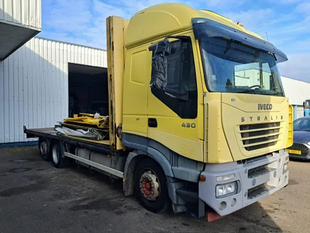 Iveco Stralis 430 , 6x2 , Manual Gearbox , Euro 3 - 커튼사이더 트럭 : 사진 4 Iveco Stralis 430 , 6x2 , Manual Gearbox , Euro 3 - 커튼사이더 트럭 : 사진 4