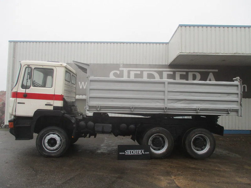덤프트럭 MAN 26 322 ZF Manual , 6x4 , 3 way tipper , Spring suspension : 사진 10