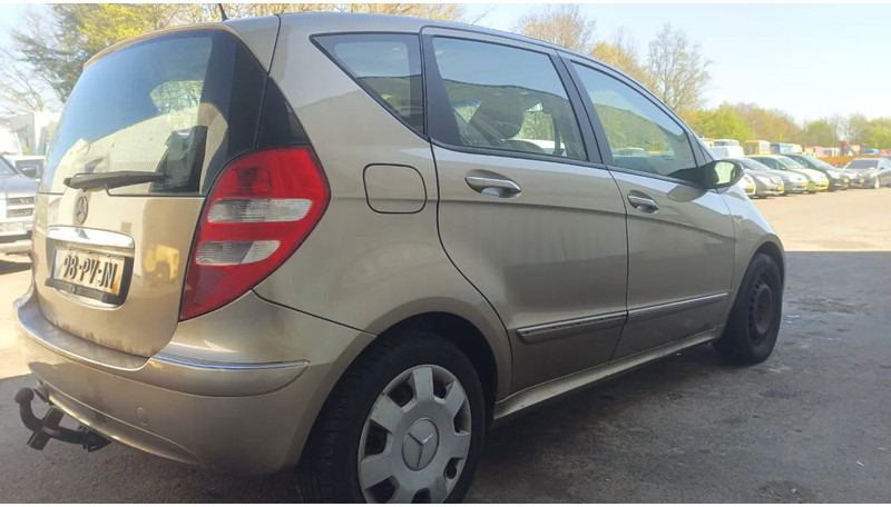 Mercedes-Benz A-Klasse 170 , Airco , leder , distrbute ketting maakt lawaai - 해치백 : 사진 3 Mercedes-Benz A-Klasse 170 , Airco , leder , distrbute ketting maakt lawaai - 해치백 : 사진 3