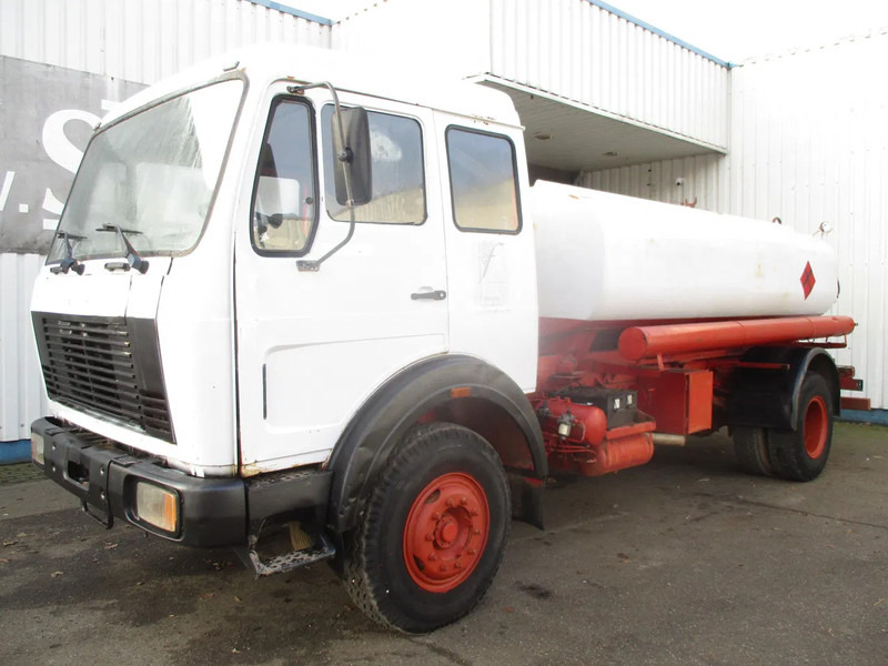 Mercedes-Benz FAP 1620 BD , Fuel truck , 4x2 , Manual , Spring suspension - 유조트럭 : 사진 1 Mercedes-Benz FAP 1620 BD , Fuel truck , 4x2 , Manual , Spring suspension - 유조트럭 : 사진 1