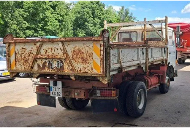 Renault Midliner S 130 , 6 Cylinder , 3 Way Tipper , Spring suspensiom - 덤프트럭 : 사진 3 Renault Midliner S 130 , 6 Cylinder , 3 Way Tipper , Spring suspensiom - 덤프트럭 : 사진 3