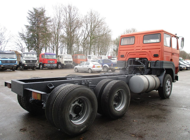 Volvo F7 , 6x4 , Manual , Euro 1 , Telma Retarder , Spring suspension - 캡 새시 트럭 : 사진 3 Volvo F7 , 6x4 , Manual , Euro 1 , Telma Retarder , Spring suspension - 캡 새시 트럭 : 사진 3