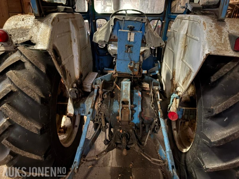 1975 FORD 4000 MED FRONTLASTER - 장궤형 트랙터 : 사진 4 1975 FORD 4000 MED FRONTLASTER - 장궤형 트랙터 : 사진 4