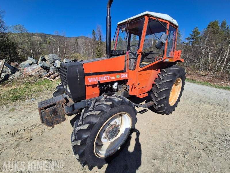 1983 Valmet 604 TURBO, repobjekt - 장궤형 트랙터 : 사진 1 1983 Valmet 604 TURBO, repobjekt - 장궤형 트랙터 : 사진 1