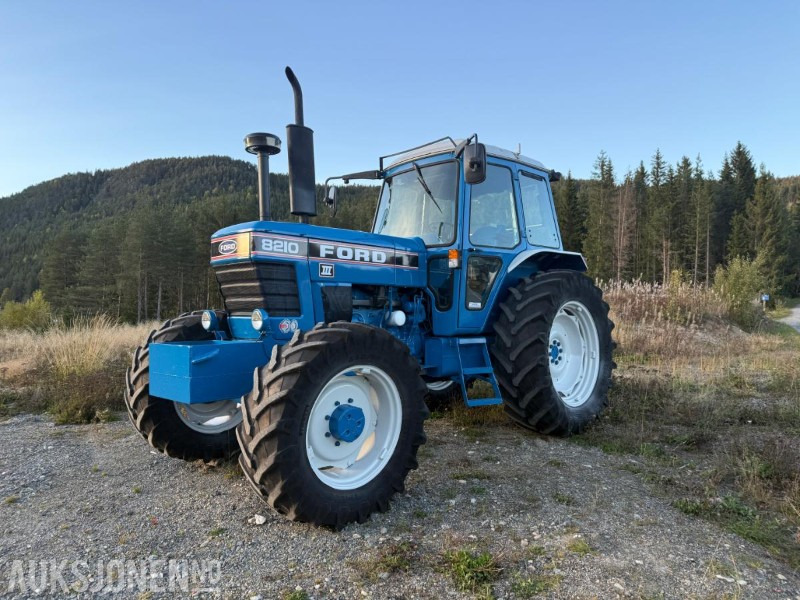 1984 Ford 8210 m/Turbo - mva fri traktor 5670 timer - 장궤형 트랙터 : 사진 1 1984 Ford 8210 m/Turbo - mva fri traktor 5670 timer - 장궤형 트랙터 : 사진 1