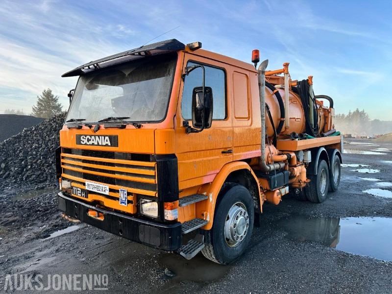1984 Scania P112H 6X2 LSlamsuger / Sugebil – Motorredskap - 진공 흡입 트럭 : 사진 1 1984 Scania P112H 6X2 LSlamsuger / Sugebil – Motorredskap - 진공 흡입 트럭 : 사진 1