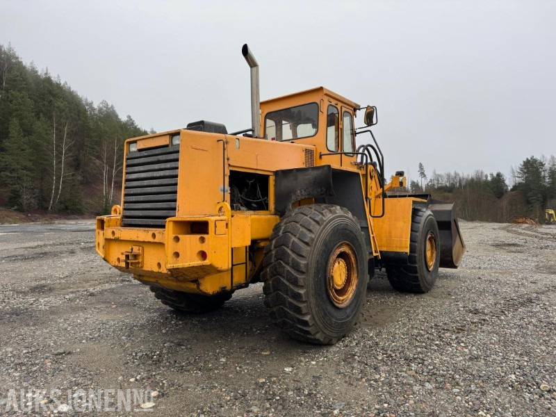 1984 Volvo BM 4600 HJULLASTER, HYDRAULISK HURTIGFESTE, SKUFFE, LØFTEBOM OG PALLEGAFLER - 휠 로더 : 사진 4 1984 Volvo BM 4600 HJULLASTER, HYDRAULISK HURTIGFESTE, SKUFFE, LØFTEBOM OG PALLEGAFLER - 휠 로더 : 사진 4
