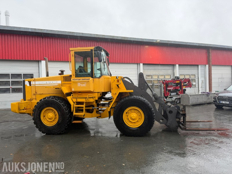 1996 Volvo L90C Hjullaster 72 timers auksjon! - 휠 로더 : 사진 5 1996 Volvo L90C Hjullaster 72 timers auksjon! - 휠 로더 : 사진 5
