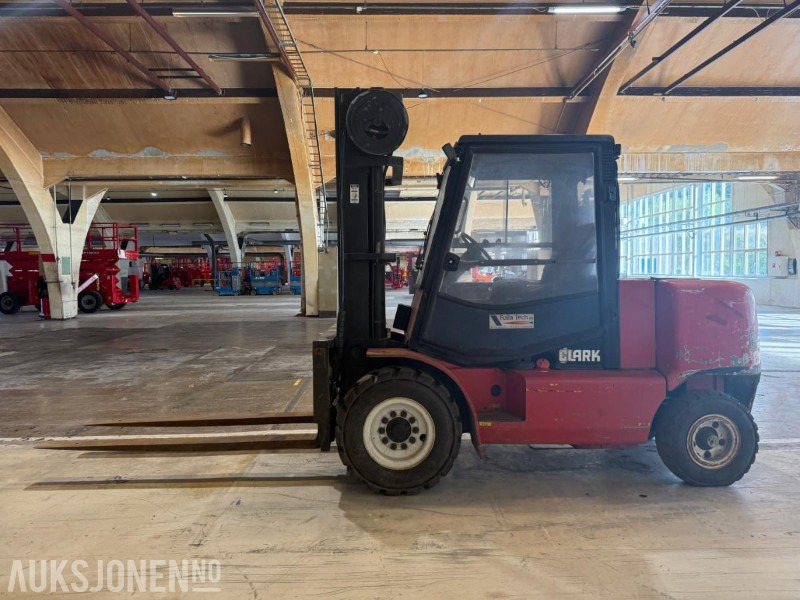 1998 Clark CDP50S gaffeltruck. - 자재 취급 장비 : 사진 4 1998 Clark CDP50S gaffeltruck. - 자재 취급 장비 : 사진 4