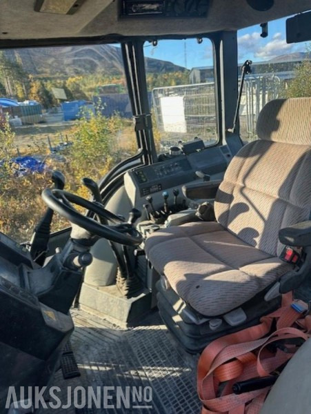1998 Valtra 8150 traktor til salgs! - 장궤형 트랙터 : 사진 4 1998 Valtra 8150 traktor til salgs! - 장궤형 트랙터 : 사진 4