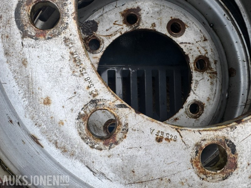 2 stk hjul fra buss med Toyo 10 R22,5 - 트럭 : 사진 4 2 stk hjul fra buss med Toyo 10 R22,5 - 트럭 : 사진 4