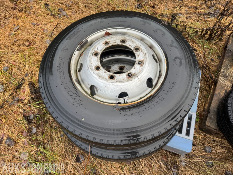 2 stk hjul fra buss med Toyo 10 R22,5 - 트럭 : 사진 2 2 stk hjul fra buss med Toyo 10 R22,5 - 트럭 : 사진 2