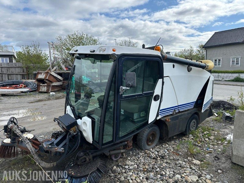 2000 JOHNSTON 142A 101T FEIEBIL - REP.OBJEKT/DELEMASKIN - 산업용 장비 : 사진 1 2000 JOHNSTON 142A 101T FEIEBIL - REP.OBJEKT/DELEMASKIN - 산업용 장비 : 사진 1