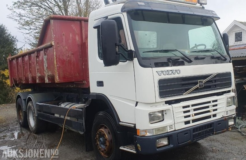 2000 Volvo FM-12 MED KASSE OG MASKINFLAK - 후크 리프트 트럭 : 사진 3 2000 Volvo FM-12 MED KASSE OG MASKINFLAK - 후크 리프트 트럭 : 사진 3