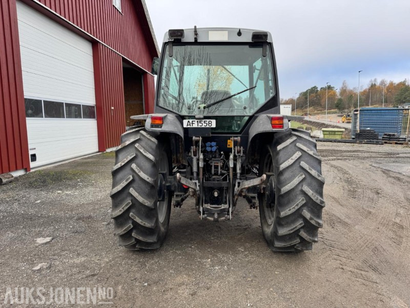 2001 Massey Ferguson 2230-4 m/Trima 320 Professional laster, 1171 timer, servicehistorikk, fremstår som godt vedlikeholdt - 장궤형 트랙터 : 사진 5 2001 Massey Ferguson 2230-4 m/Trima 320 Professional laster, 1171 timer, servicehistorikk, fremstår som godt vedlikeholdt - 장궤형 트랙터 : 사진 5