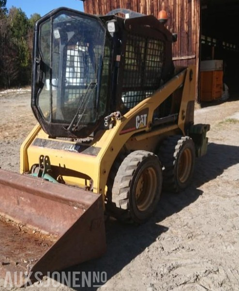 2002 Cat 216 kompaktlaster med motorvarmer - 스키드 스티어 로더 : 사진 2 2002 Cat 216 kompaktlaster med motorvarmer - 스키드 스티어 로더 : 사진 2