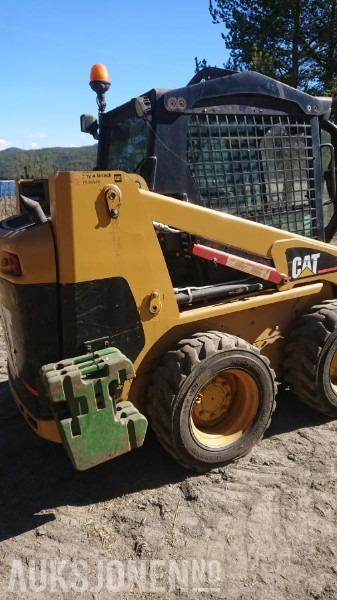 2002 Cat 216 kompaktlaster med motorvarmer - 스키드 스티어 로더 : 사진 4 2002 Cat 216 kompaktlaster med motorvarmer - 스키드 스티어 로더 : 사진 4