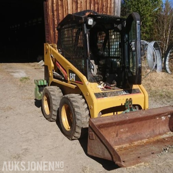 2002 Cat 216 kompaktlaster med motorvarmer - 스키드 스티어 로더 : 사진 3 2002 Cat 216 kompaktlaster med motorvarmer - 스키드 스티어 로더 : 사진 3