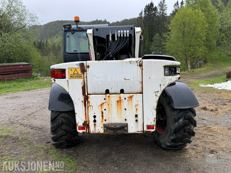 2005 Bobcat T35120SL Teleskoptruck / Teleskoplaster - 4x4x4 - avvatringssylinder - Støttelabber - Hydraulisk redskapslås - Jibb - Skuffe - 2 stk pallegafler - 텔레스코픽 핸들러 : 사진 5 2005 Bobcat T35120SL Teleskoptruck / Teleskoplaster - 4x4x4 - avvatringssylinder - Støttelabber - Hydraulisk redskapslås - Jibb - Skuffe - 2 stk pallegafler - 텔레스코픽 핸들러 : 사진 5
