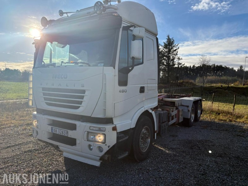 2005 Iveco 260S48 krokløft - 후크 리프트 트럭 : 사진 1 2005 Iveco 260S48 krokløft - 후크 리프트 트럭 : 사진 1