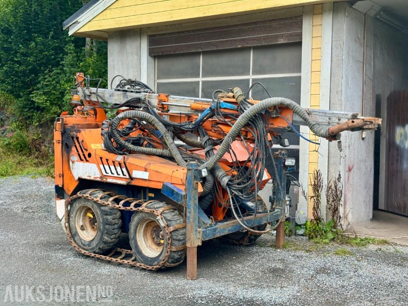 2005 Tamrock Commando 120 Borerigg - Slagtimer: 5481 - 드릴링 리그 : 사진 3 2005 Tamrock Commando 120 Borerigg - Slagtimer: 5481 - 드릴링 리그 : 사진 3