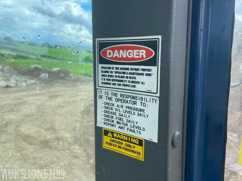 휠 로더 2006 Liugong 856 JSSRF101 Hjullaster med skuff -Sentralsmøring. -Loadmaster 9000 vekt. 3279 timer. : 사진 11 휠 로더 2006 Liugong 856 JSSRF101 Hjullaster med skuff -Sentralsmøring. -Loadmaster 9000 vekt. 3279 timer. : 사진 11