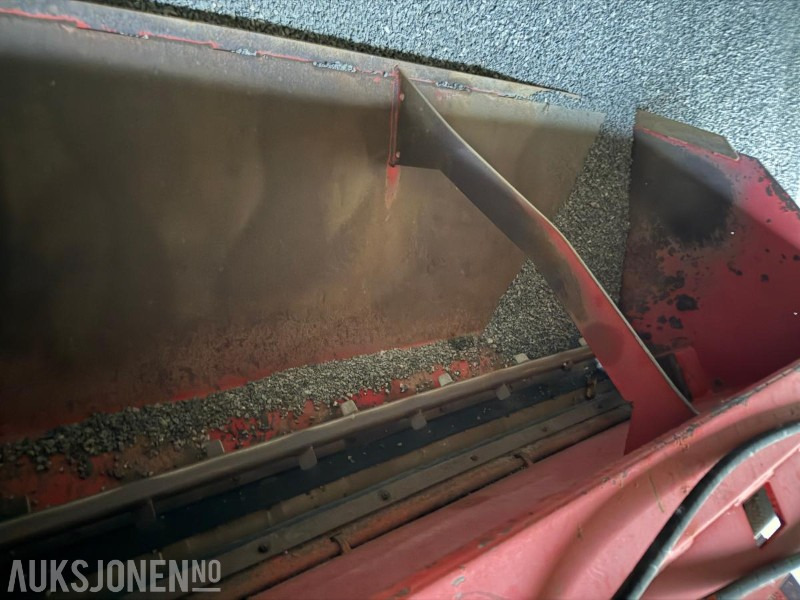 2006 Tokvam Strøkasse 1000L - 농업용 기계 : 사진 4 2006 Tokvam Strøkasse 1000L - 농업용 기계 : 사진 4