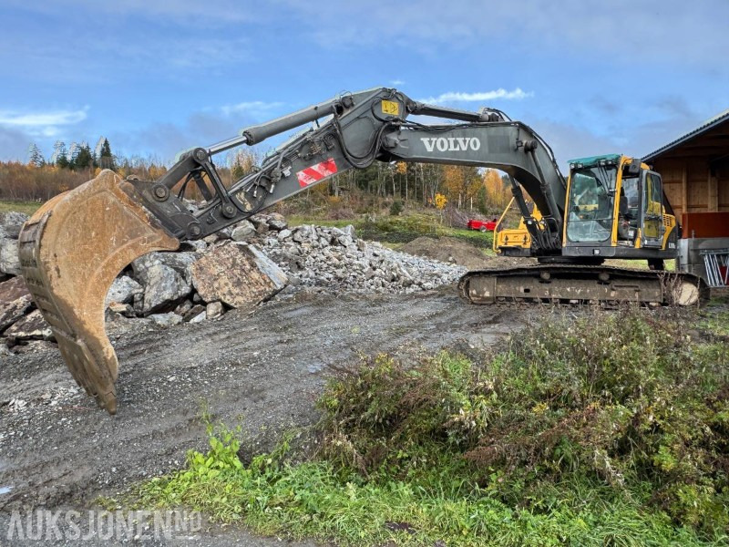 2006 Volvo EC210BLC gravemaskin med tannskuffe - 굴착기 : 사진 1 2006 Volvo EC210BLC gravemaskin med tannskuffe - 굴착기 : 사진 1