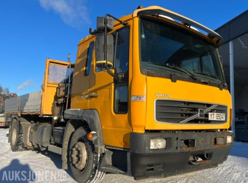 2006 Volvo FL6 med tipp og kran NYLIG EU OK TIL 22.10.2026 - 크레인 트럭 : 사진 2 2006 Volvo FL6 med tipp og kran NYLIG EU OK TIL 22.10.2026 - 크레인 트럭 : 사진 2