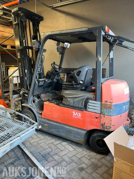 2007 Toyota 7FBMF35 3.5 tonn 5.5 meter løftehøyde Reparasjonsobjekt - 자재 취급 장비 : 사진 1 2007 Toyota 7FBMF35 3.5 tonn 5.5 meter løftehøyde Reparasjonsobjekt - 자재 취급 장비 : 사진 1