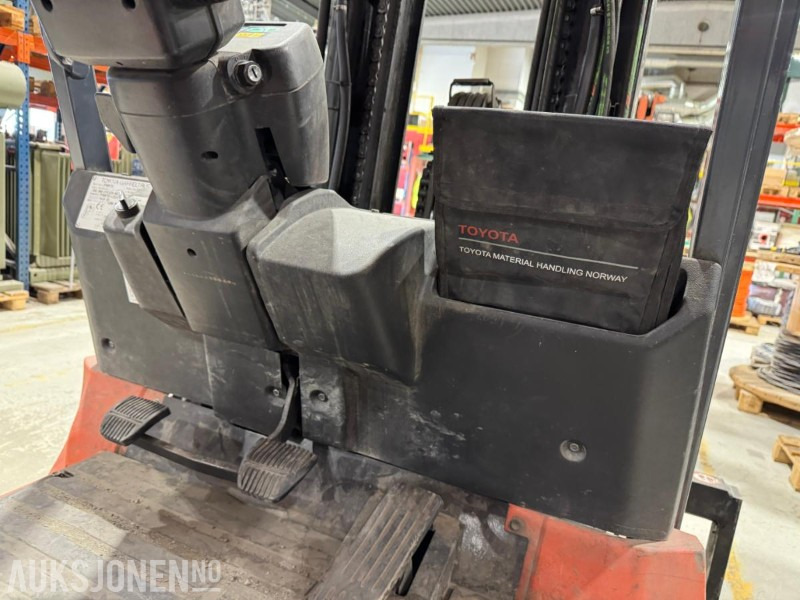 2007 Toyota batteritruck med 2820 kg løftekapasitet - 자재 취급 장비 : 사진 5 2007 Toyota batteritruck med 2820 kg løftekapasitet - 자재 취급 장비 : 사진 5
