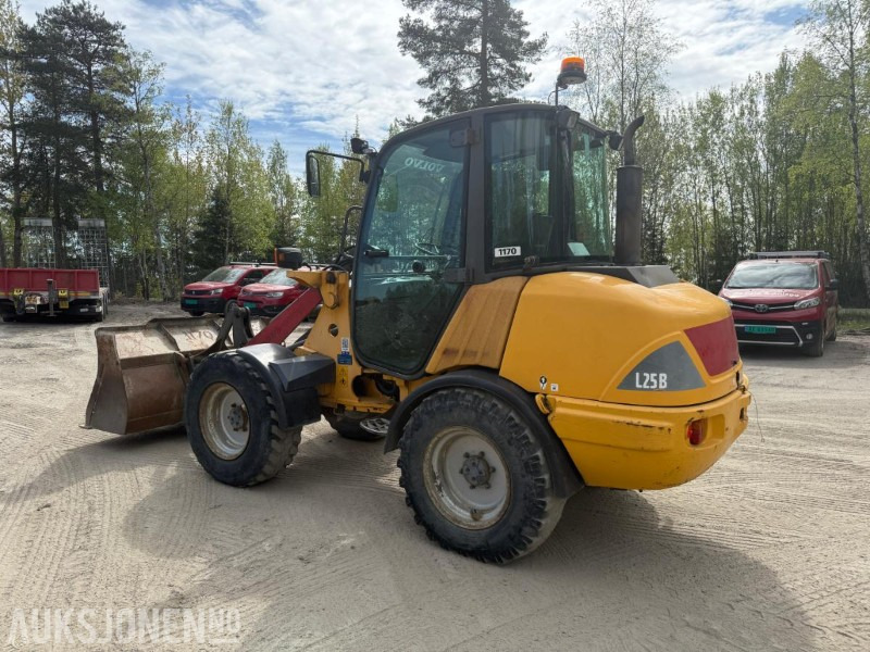 2007 Volvo L25B HJULLASTER SKUFF PALLEGAFFEL 7141TIMER. - 휠 로더 : 사진 5 2007 Volvo L25B HJULLASTER SKUFF PALLEGAFFEL 7141TIMER. - 휠 로더 : 사진 5
