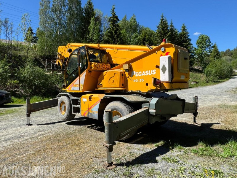 2009 Dieci Pegasus 40.25 rundtomsvingende teleskoptruck med kurv / vinsj / pallegaffler - 텔레스코픽 핸들러 : 사진 3 2009 Dieci Pegasus 40.25 rundtomsvingende teleskoptruck med kurv / vinsj / pallegaffler - 텔레스코픽 핸들러 : 사진 3