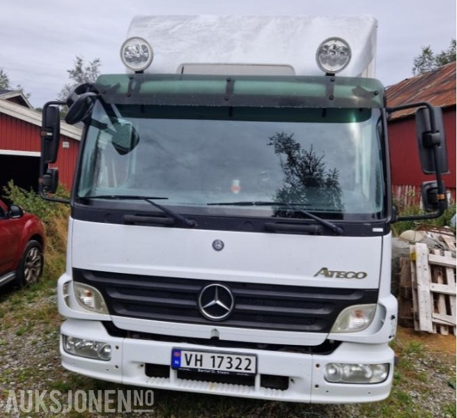 2009 Mercedes-Benz ATEGO 818L todelt skap Bodel Hengerfeste - 박스 트럭 : 사진 5 2009 Mercedes-Benz ATEGO 818L todelt skap Bodel Hengerfeste - 박스 트럭 : 사진 5