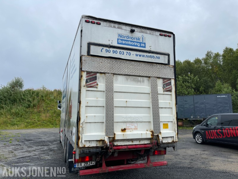 2009 Scania 480 R-serie Topline Skapbil med full sideåpning og Zepro baklift - 박스 트럭 : 사진 5 2009 Scania 480 R-serie Topline Skapbil med full sideåpning og Zepro baklift - 박스 트럭 : 사진 5