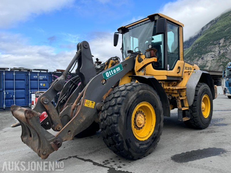 2009 Volvo L90F Hjullaster - Spakstyring - 2,3 m3 grusskuffe - Vekt - Sentralsmøring - 휠 로더 : 사진 1 2009 Volvo L90F Hjullaster - Spakstyring - 2,3 m3 grusskuffe - Vekt - Sentralsmøring - 휠 로더 : 사진 1