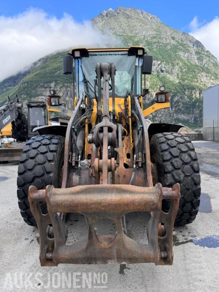 2009 Volvo L90F Hjullaster - Spakstyring - 2,3 m3 grusskuffe - Vekt - Sentralsmøring - 휠 로더 : 사진 2 2009 Volvo L90F Hjullaster - Spakstyring - 2,3 m3 grusskuffe - Vekt - Sentralsmøring - 휠 로더 : 사진 2