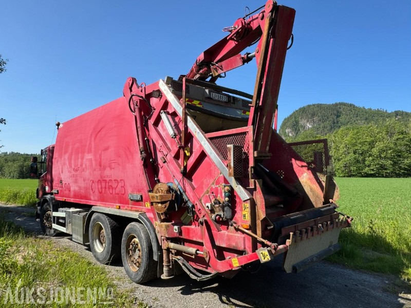 2010 Scania P-serie komprimatorbil med kran / Nylig EU-godkjent - 쓰레기차 : 사진 3 2010 Scania P-serie komprimatorbil med kran / Nylig EU-godkjent - 쓰레기차 : 사진 3