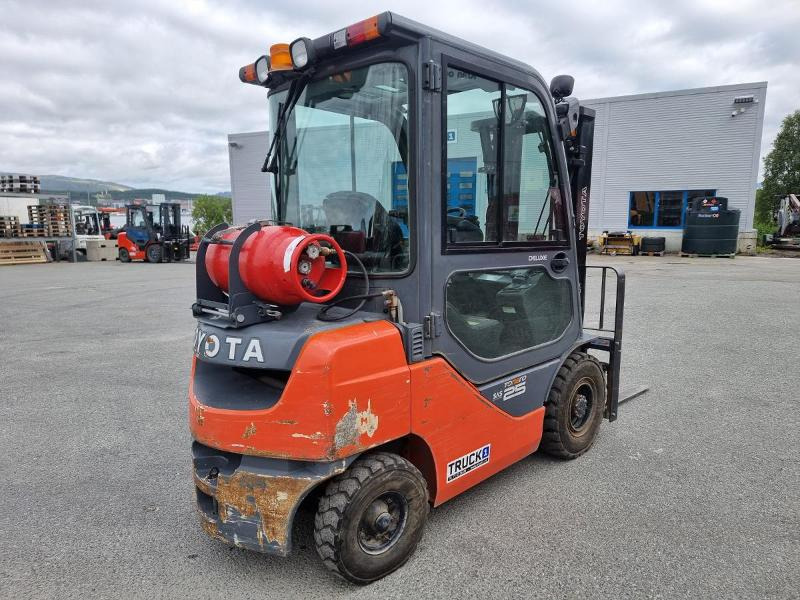 2010 Toyota 2010 Toyota 02-8FGF25 - 2,5 tonns propantruck - 4,7 m løftehøyde - 자재 취급 장비 : 사진 3 2010 Toyota 2010 Toyota 02-8FGF25 - 2,5 tonns propantruck - 4,7 m løftehøyde - 자재 취급 장비 : 사진 3