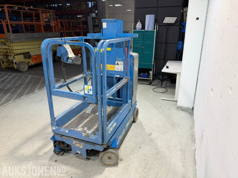 2011 Genie GRC-12 Mastelift 5,66 m – 389 timer - 고가작업 플랫폼 : 사진 5 2011 Genie GRC-12 Mastelift 5,66 m – 389 timer - 고가작업 플랫폼 : 사진 5