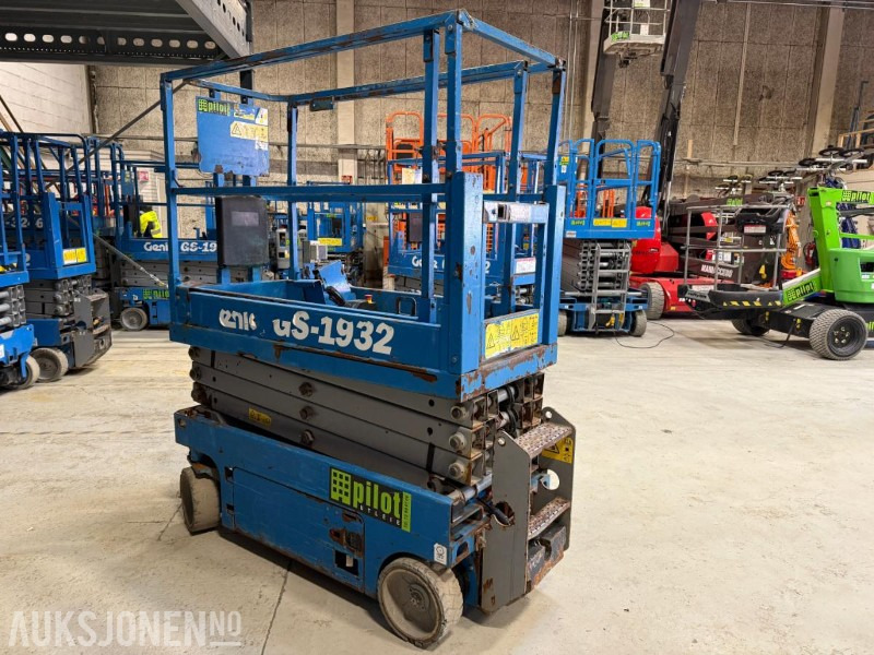 2011 Genie GS-1932 sakselift - 고가작업 플랫폼 : 사진 2 2011 Genie GS-1932 sakselift - 고가작업 플랫폼 : 사진 2