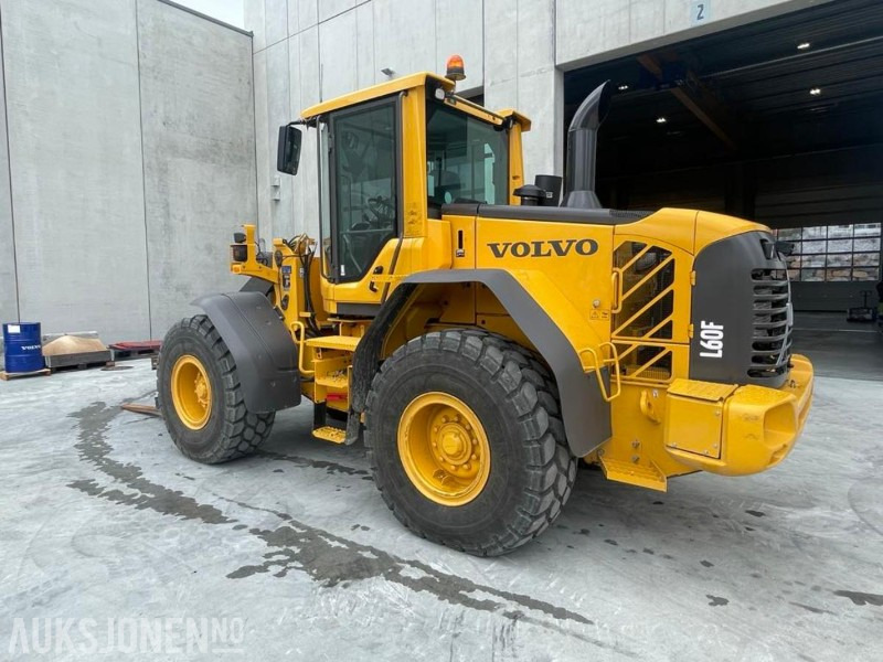 2011 VOLVO L60F HJULLASTER - SPAKSTYRING - NYE DEKK - BBS - 3-4 FUNKSJON - PALLEGAFLER - SKUFFE - KAMERA - MYE PÅKOSTET! - 휠 로더 : 사진 4 2011 VOLVO L60F HJULLASTER - SPAKSTYRING - NYE DEKK - BBS - 3-4 FUNKSJON - PALLEGAFLER - SKUFFE - KAMERA - MYE PÅKOSTET! - 휠 로더 : 사진 4