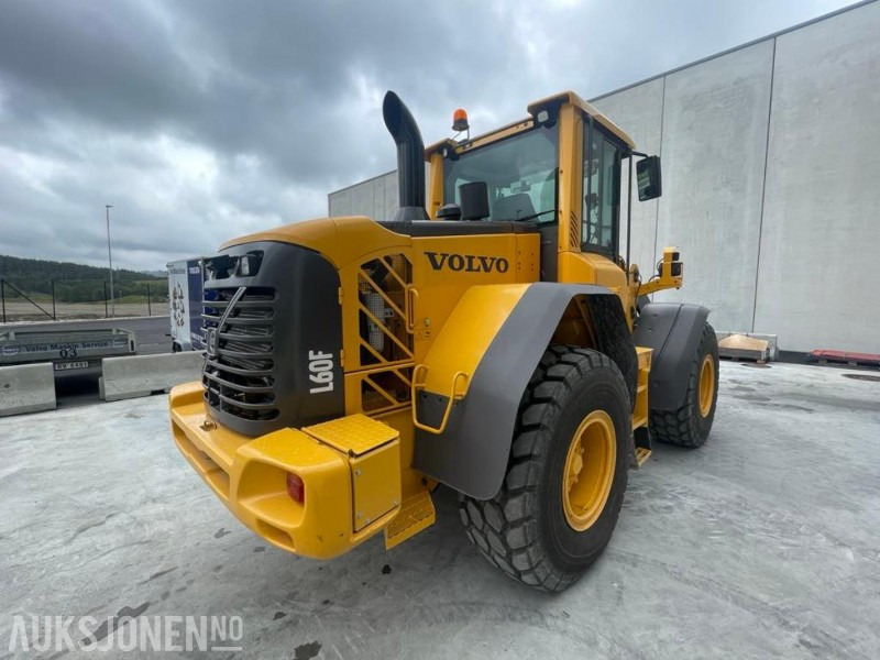 2011 VOLVO L60F HJULLASTER - SPAKSTYRING - NYE DEKK - BBS - 3-4 FUNKSJON - PALLEGAFLER - SKUFFE - KAMERA - MYE PÅKOSTET! - 휠 로더 : 사진 3 2011 VOLVO L60F HJULLASTER - SPAKSTYRING - NYE DEKK - BBS - 3-4 FUNKSJON - PALLEGAFLER - SKUFFE - KAMERA - MYE PÅKOSTET! - 휠 로더 : 사진 3
